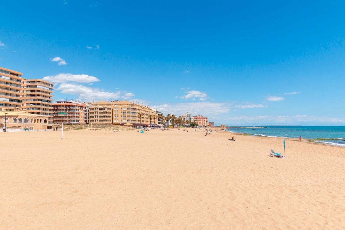 2 soveværelse Lejlighed til salg i La Mata med swimmingpool garage - € 349.000 (Ref: 8986113)