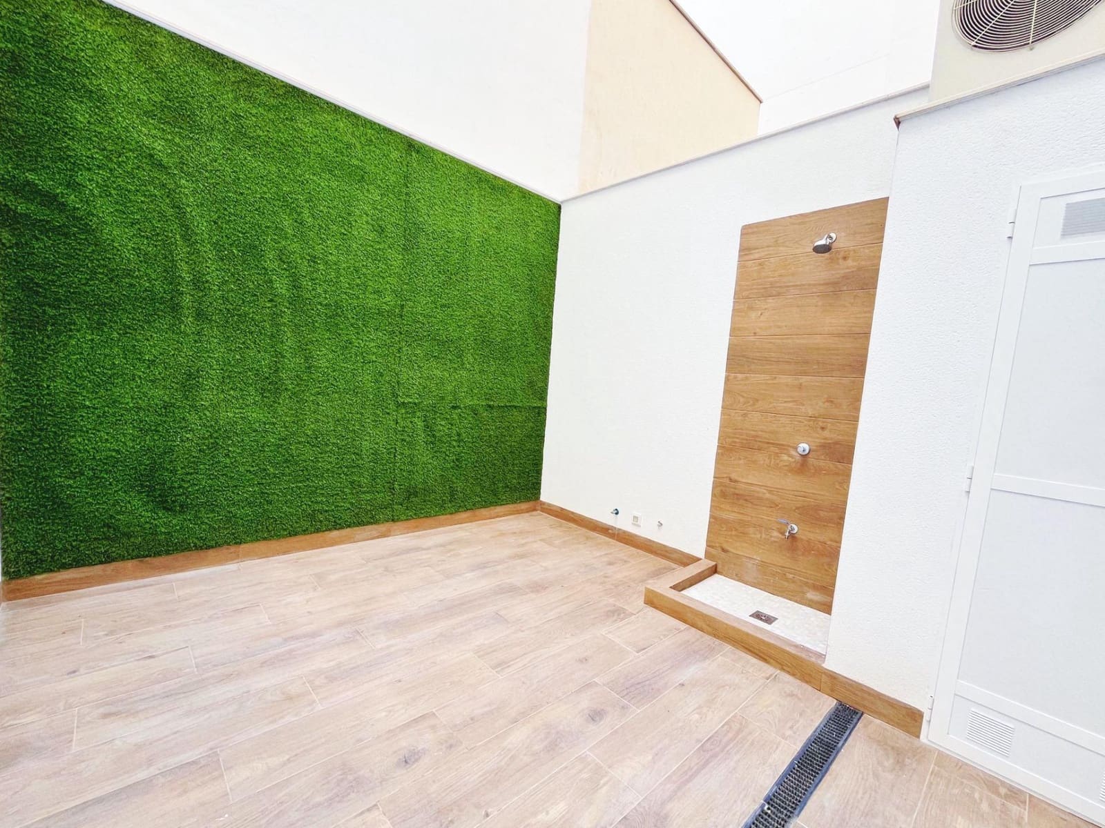 2 sovrum Lägenhet till salu i Torrevieja - 255 000 € (Ref: 9005099)