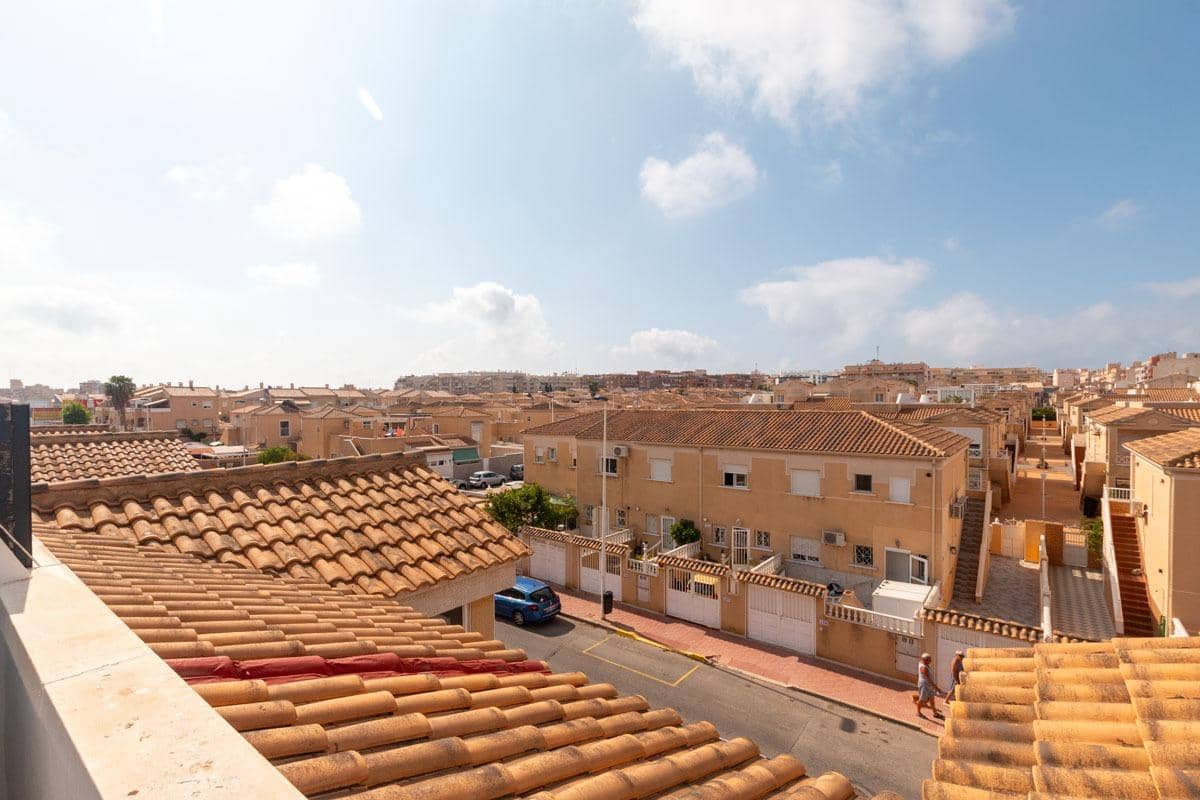 2 bedroom Bungalow for sale in Torrevieja with pool - € 149,900 (Ref: 9048987)