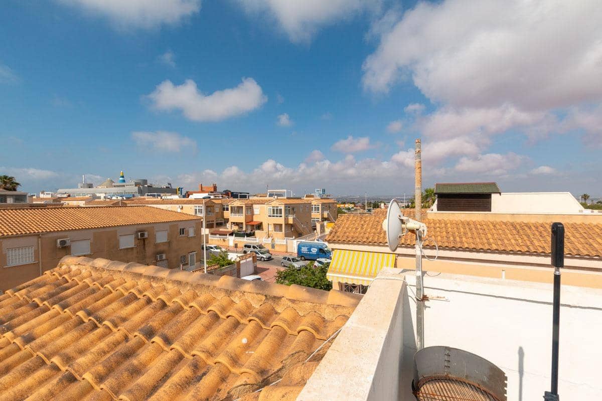 2 bedroom Bungalow for sale in Torrevieja with pool - € 149,900 (Ref: 9048987)