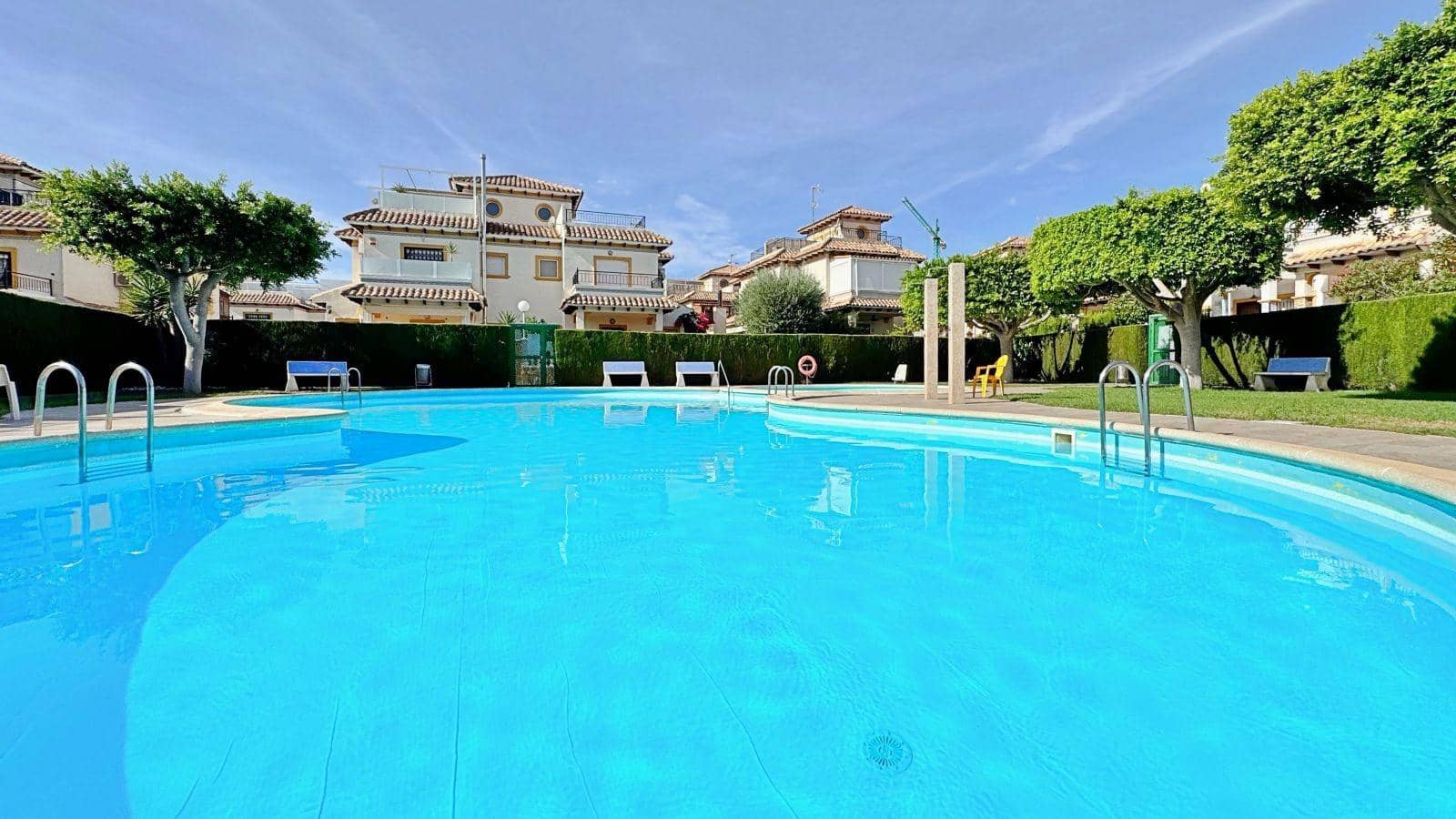 2 Zimmer Reihenhaus zu verkaufen in Orihuela Costa mit Pool - 189.000 € (Ref: 9206588)