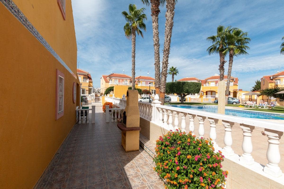 2 slaapkamer Halfvrijstaande villa te koop in La Regia met zwembad - € 225.000 (Ref: 9308621)