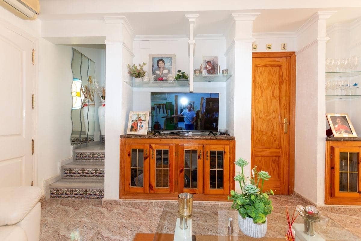 2 slaapkamer Halfvrijstaande villa te koop in La Regia met zwembad - € 225.000 (Ref: 9308621)