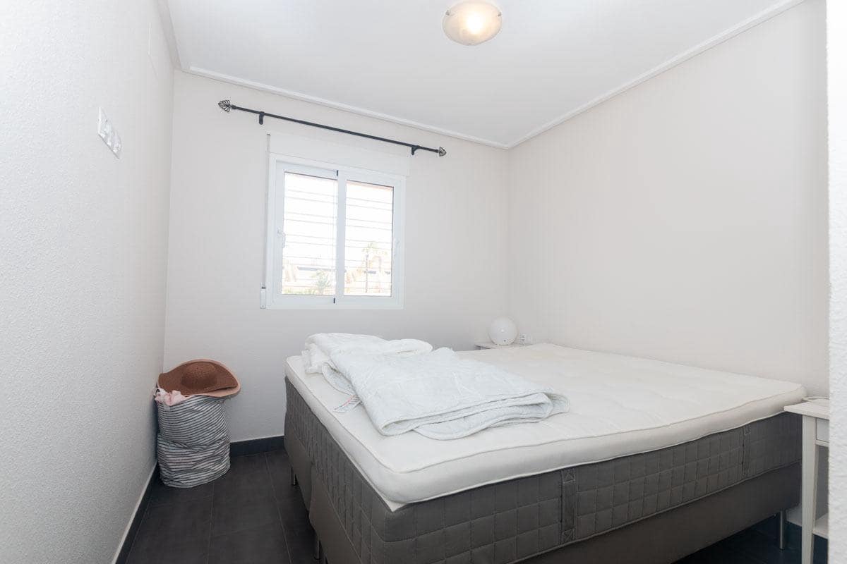 3 soveværelse Semi-Rækkehus til salg i Orihuela Costa med swimmingpool garage - € 295.000 (Ref: 9317937)