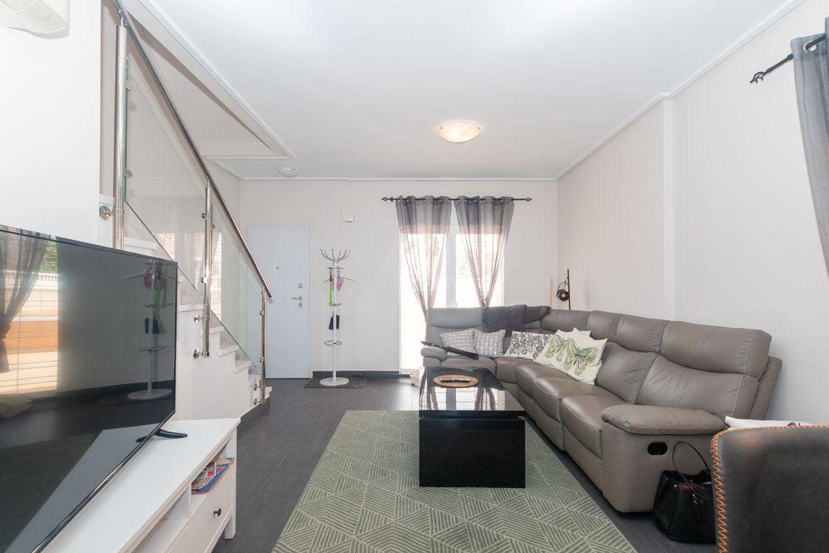 3 soveværelse Semi-Rækkehus til salg i Orihuela Costa med swimmingpool garage - € 295.000 (Ref: 9317937)