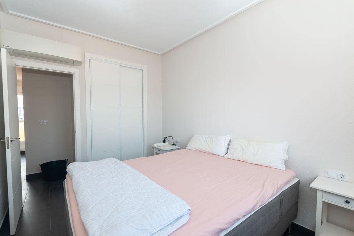 3 soveværelse Semi-Rækkehus til salg i Orihuela Costa med swimmingpool garage - € 295.000 (Ref: 9317937)