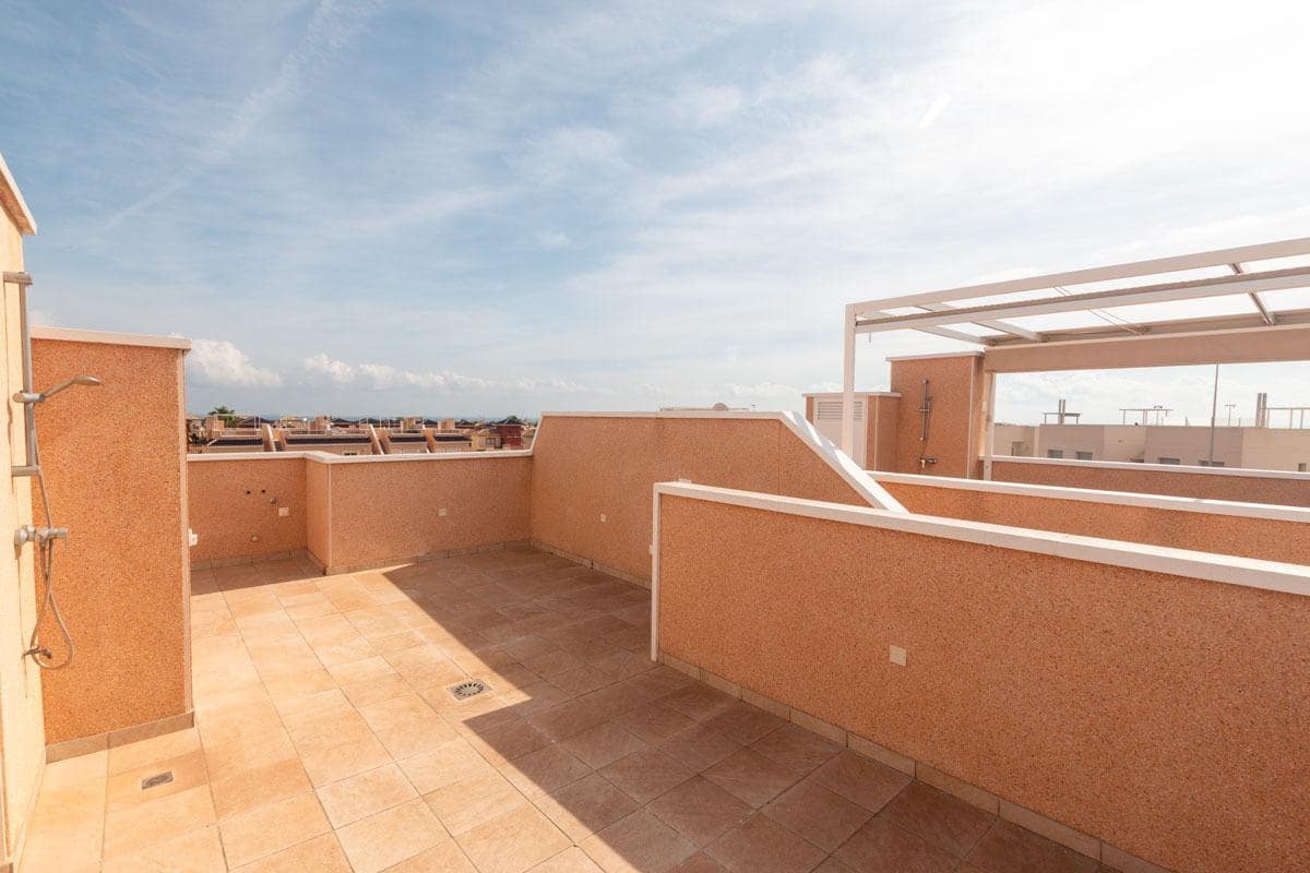 3 soveværelse Semi-Rækkehus til salg i Orihuela Costa med swimmingpool garage - € 295.000 (Ref: 9317937)