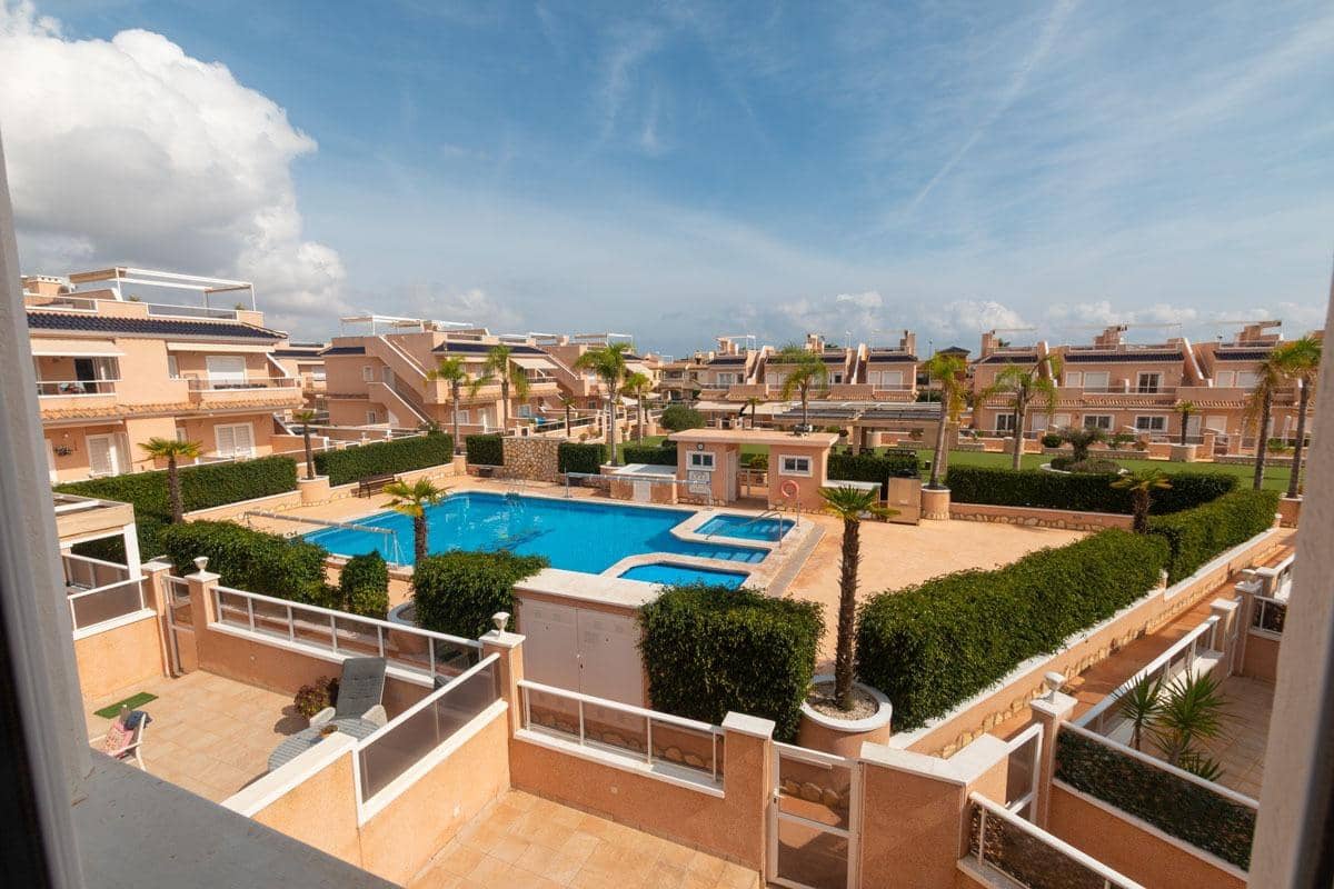 3 soveværelse Semi-Rækkehus til salg i Orihuela Costa med swimmingpool garage - € 295.000 (Ref: 9317937)
