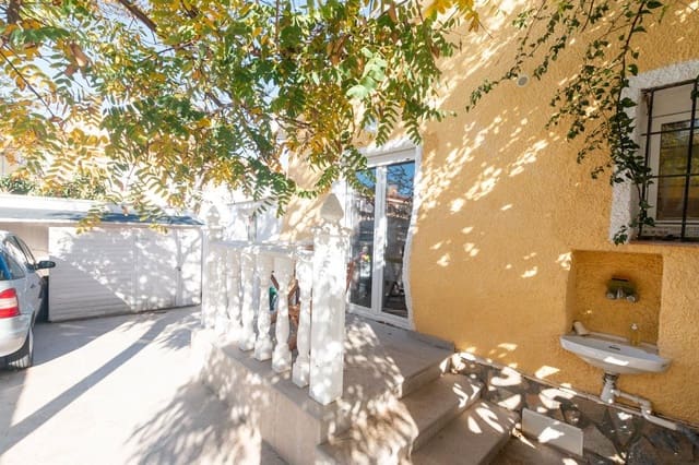 Chalet de 2 habitaciones en Playa del Cura, Torrevieja en venta con piscina - 350.000 € (Ref: 9608171)