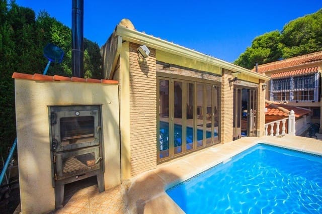 4 Zimmer Villa zu verkaufen in Los Balcones mit Pool - 510.000 € (Ref: 9627708)