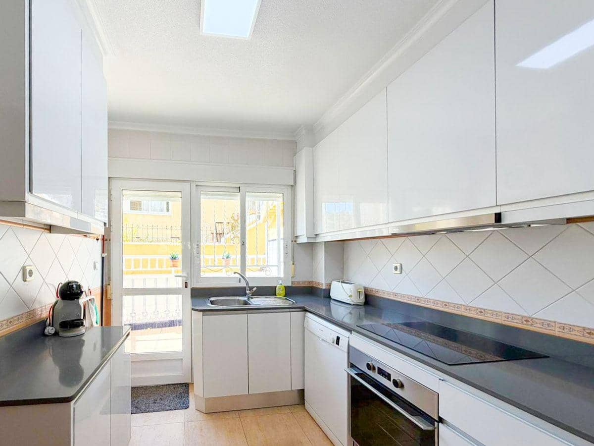 3 Zimmer Reihenhaus zu verkaufen in Torrevieja mit Pool Garage - 239.000 € (Ref: 9720099)