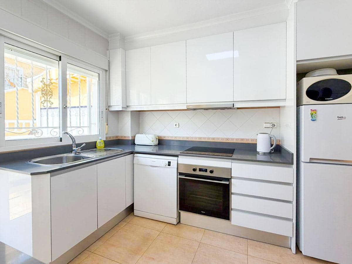 3 Zimmer Reihenhaus zu verkaufen in Torrevieja mit Pool Garage - 239.000 € (Ref: 9720099)