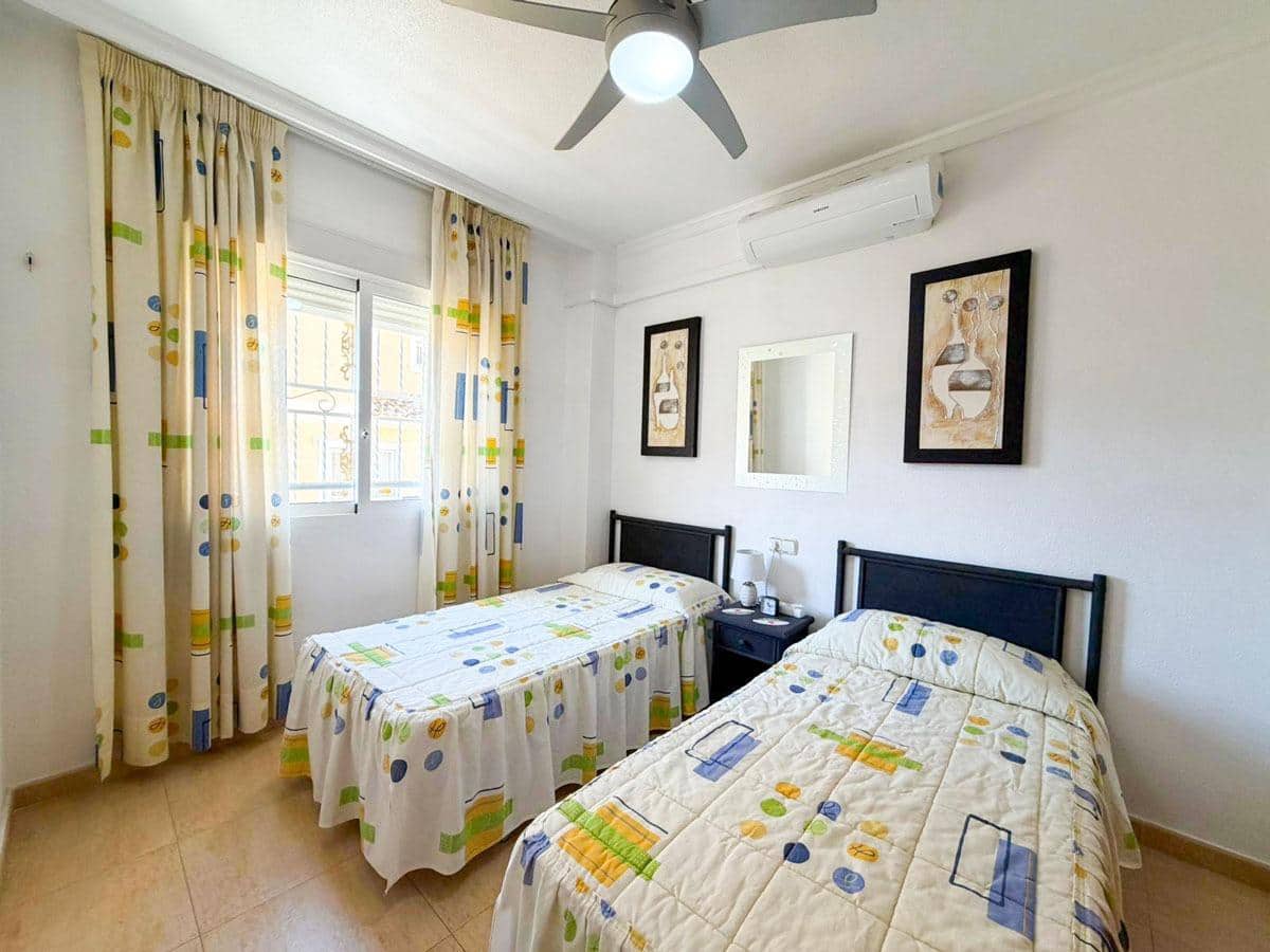 3 Zimmer Reihenhaus zu verkaufen in Torrevieja mit Pool Garage - 239.000 € (Ref: 9720099)