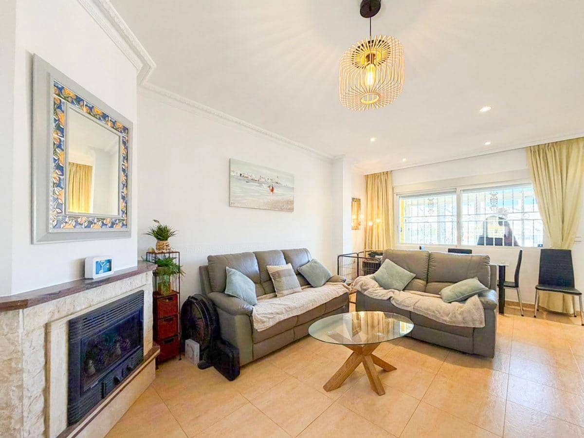 3 Zimmer Reihenhaus zu verkaufen in Torrevieja mit Pool Garage - 239.000 € (Ref: 9720099)