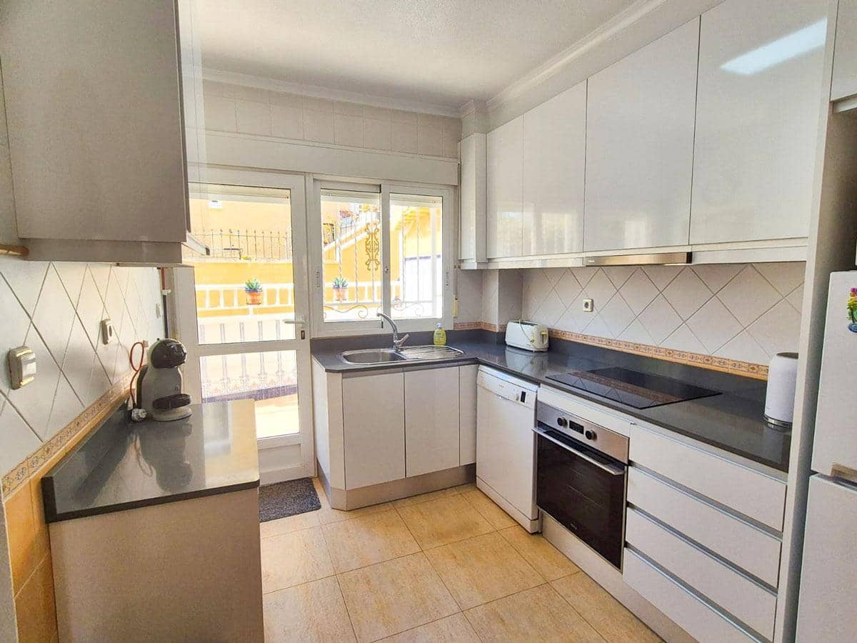 3 Zimmer Reihenhaus zu verkaufen in Torrevieja mit Pool Garage - 239.000 € (Ref: 9720099)