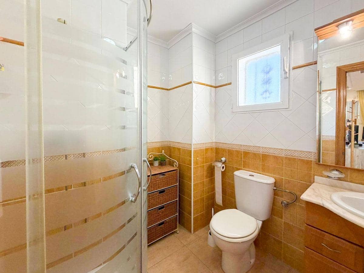 3 Zimmer Reihenhaus zu verkaufen in Torrevieja mit Pool Garage - 239.000 € (Ref: 9720099)