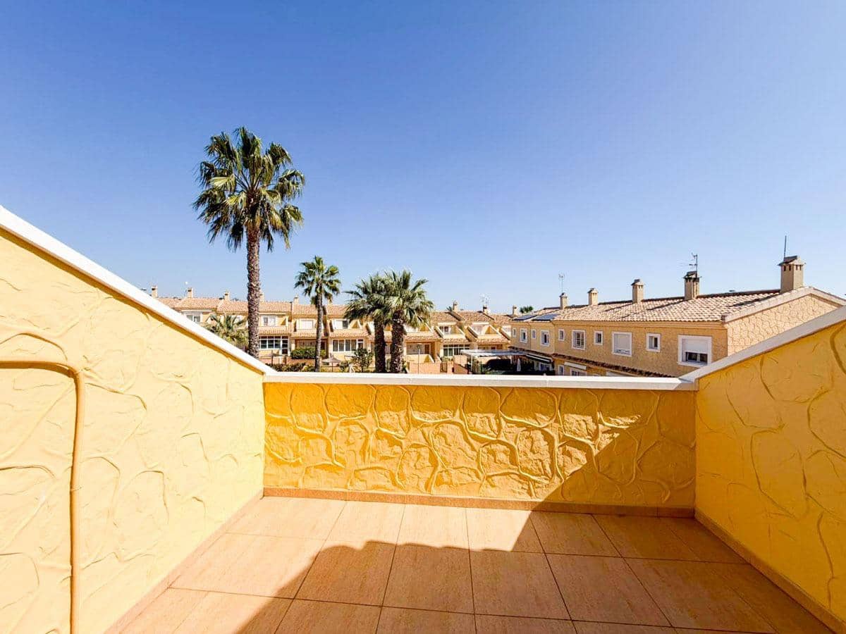 3 Zimmer Reihenhaus zu verkaufen in Torrevieja mit Pool Garage - 239.000 € (Ref: 9720099)