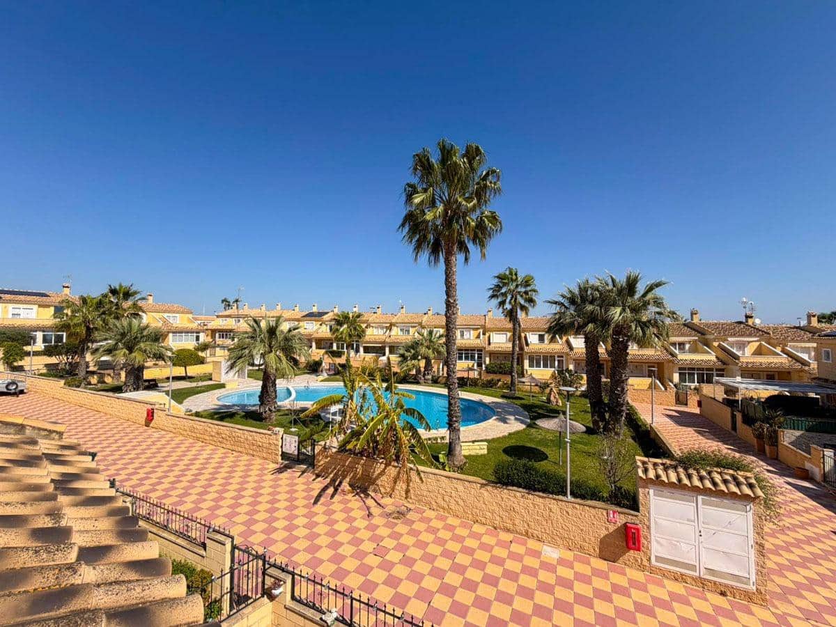 3 Zimmer Reihenhaus zu verkaufen in Torrevieja mit Pool Garage - 239.000 € (Ref: 9720099)