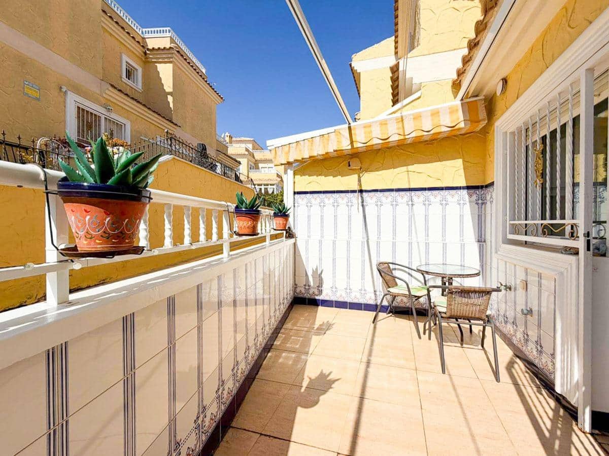 3 Zimmer Reihenhaus zu verkaufen in Torrevieja mit Pool Garage - 239.000 € (Ref: 9720099)