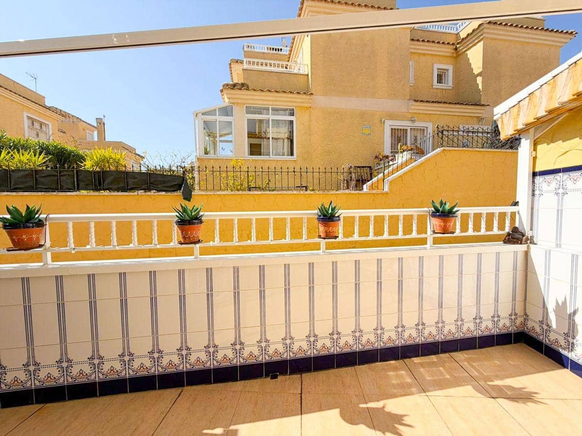 3 Zimmer Reihenhaus zu verkaufen in Torrevieja mit Pool Garage - 239.000 € (Ref: 9720099)