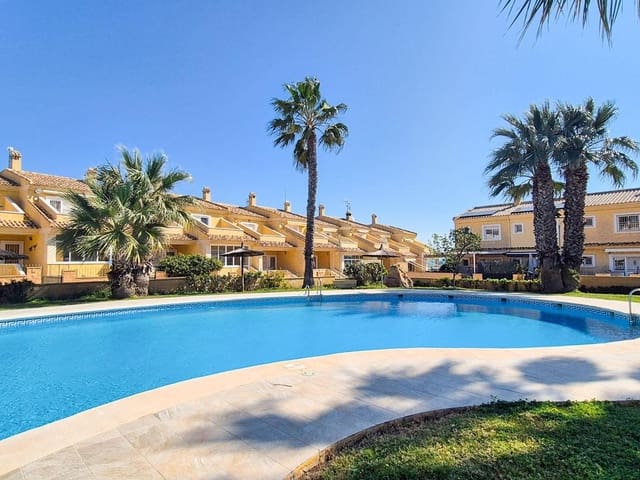 3 chambre Villa/Maison Mitoyenne à vendre à Los Balcones - Los Altos, Torrevieja avec piscine garage - 239 000 € (Ref: 9720099)