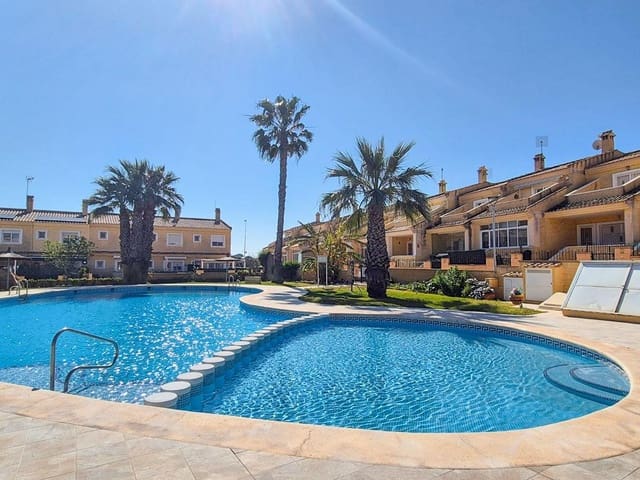 3 chambre Villa/Maison Mitoyenne à vendre à Los Balcones - Los Altos, Torrevieja avec piscine garage - 239 000 € (Ref: 9720099)