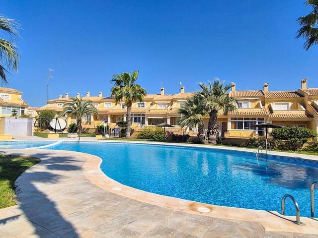 3 chambre Villa/Maison Mitoyenne à vendre à Los Balcones - Los Altos, Torrevieja avec piscine garage - 239 000 € (Ref: 9720099)