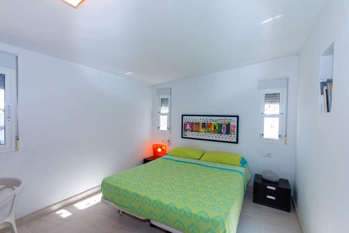 4 makuuhuone Huvila myytävänä paikassa La Zenia mukana uima-altaan 
autotalli - 585 000 € (Ref: 9778285)