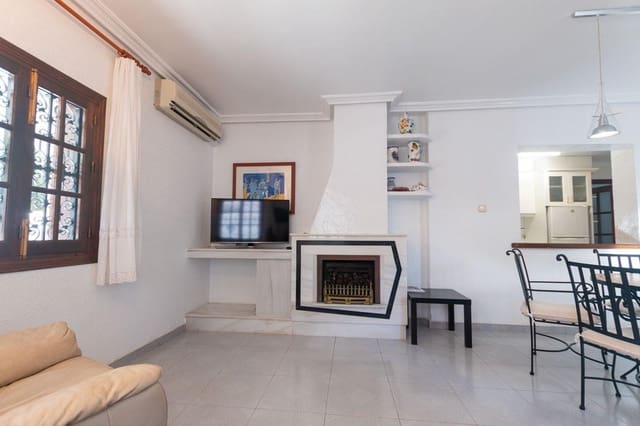 4 makuuhuone Huvila myytävänä paikassa La Zenia, Orihuela mukana uima-altaan 
autotalli - 585 000 € (Ref: 9778285)