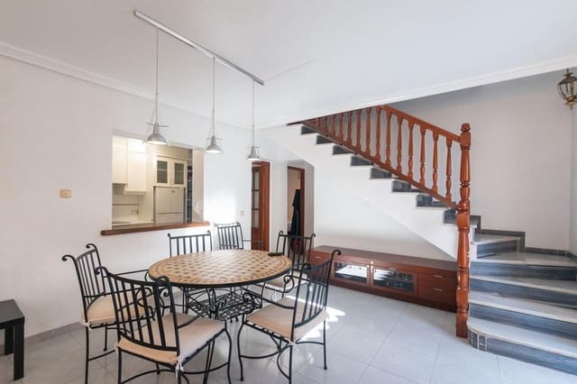 4 makuuhuone Huvila myytävänä paikassa La Zenia, Orihuela mukana uima-altaan 
autotalli - 585 000 € (Ref: 9778285)