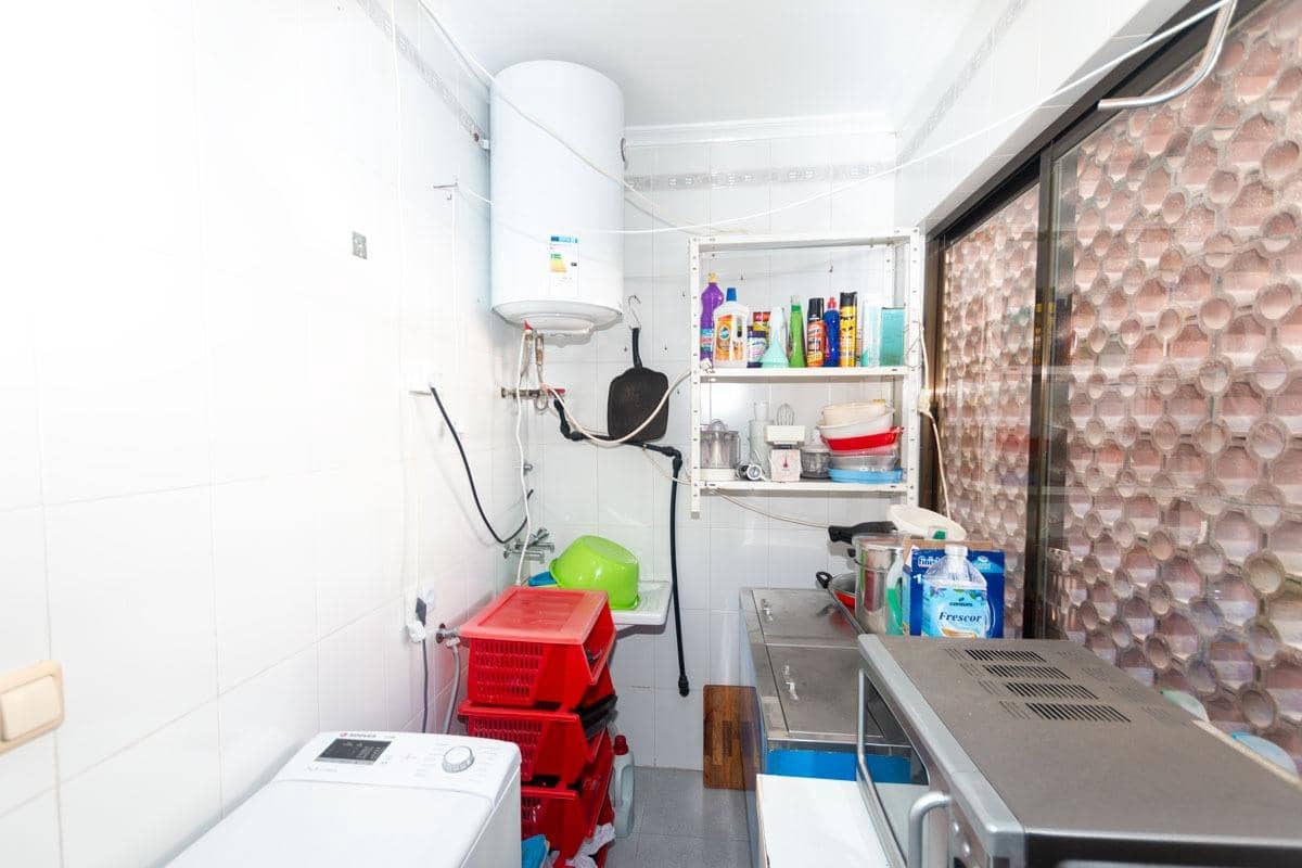 4 makuuhuone Huvila myytävänä paikassa La Zenia mukana uima-altaan 
autotalli - 585 000 € (Ref: 9778285)