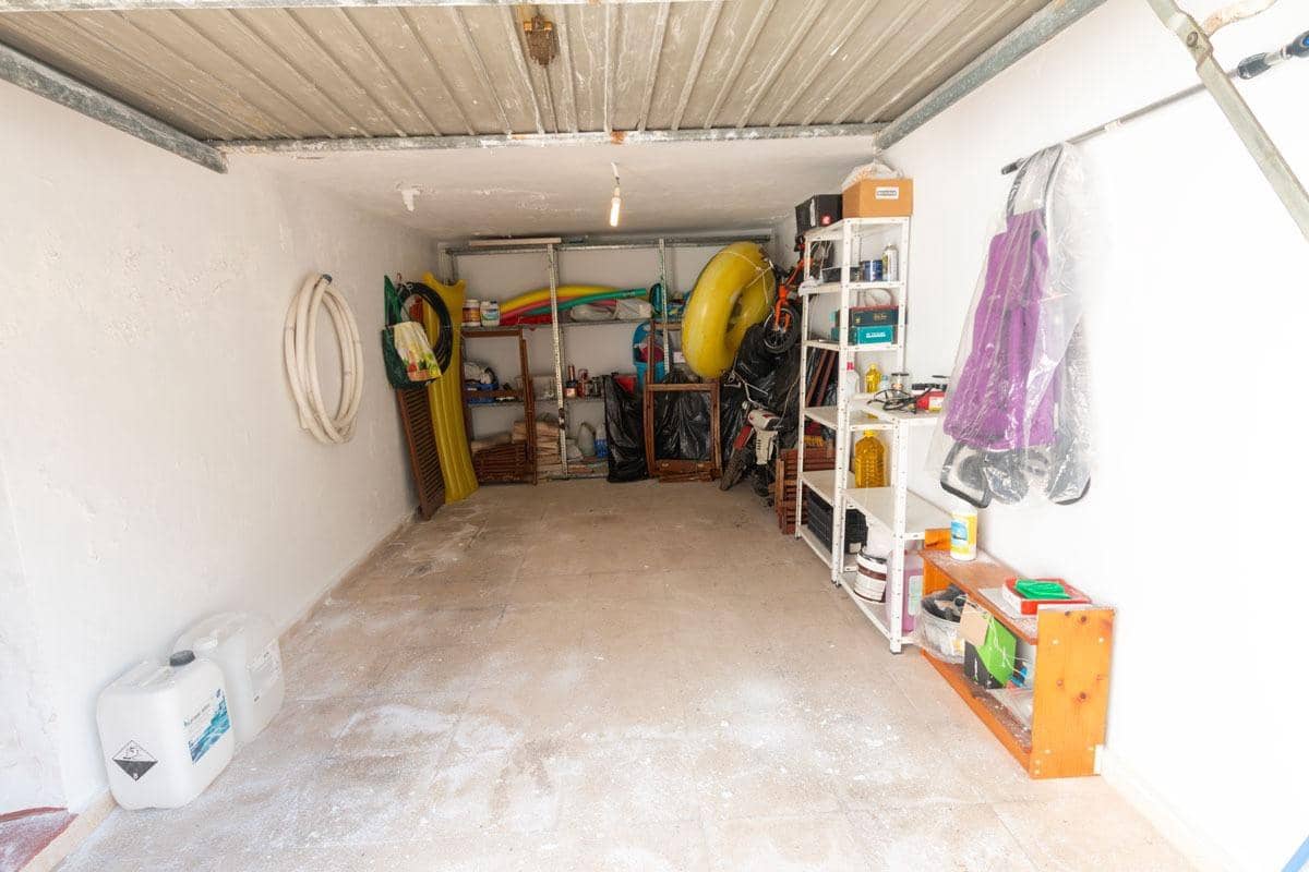 4 makuuhuone Huvila myytävänä paikassa La Zenia mukana uima-altaan 
autotalli - 585 000 € (Ref: 9778285)