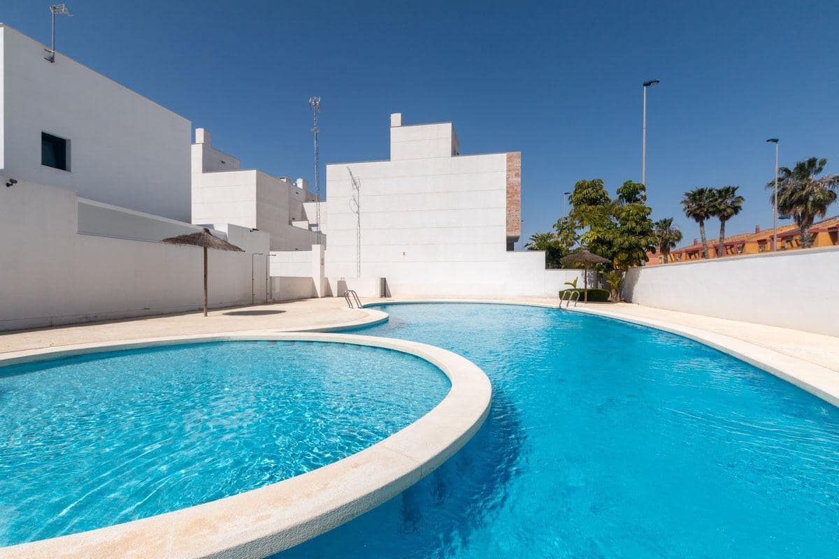 2 slaapkamer Appartement te koop in San Pedro del Pinatar met zwembad garage - € 239.000 (Ref: 9785033)