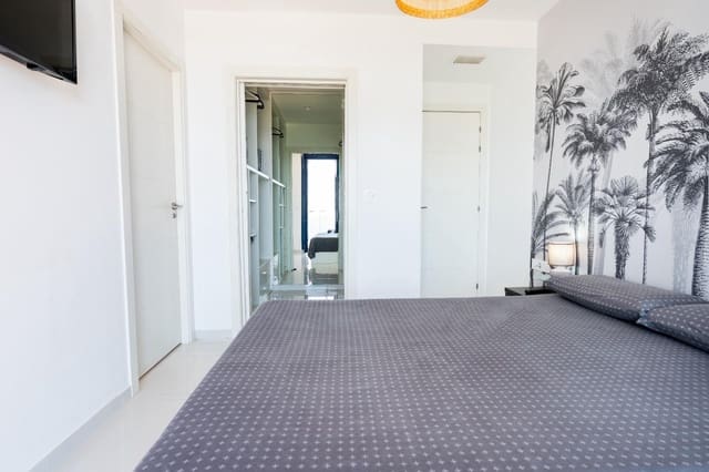 3 soveværelse Penthouse til salg i Punta Prima, Torrevieja med swimmingpool - € 810.000 (Ref: 9855580)