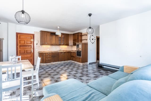 3 bedroom Apartment for rent in La Jaca, Arico - € 840 (Ref: 10009187)