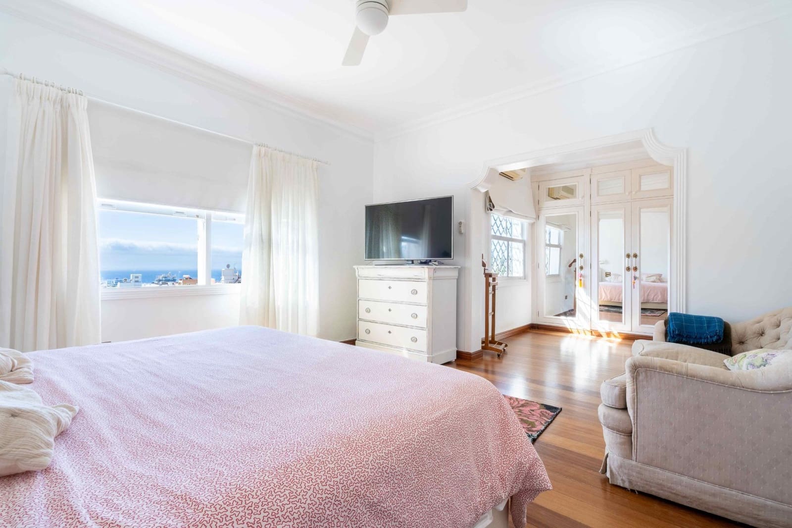 Chalet de 7 habitaciones en Santa Cruz de Tenerife en venta con piscina garaje - 2.150.000 € (Ref: 10011543)