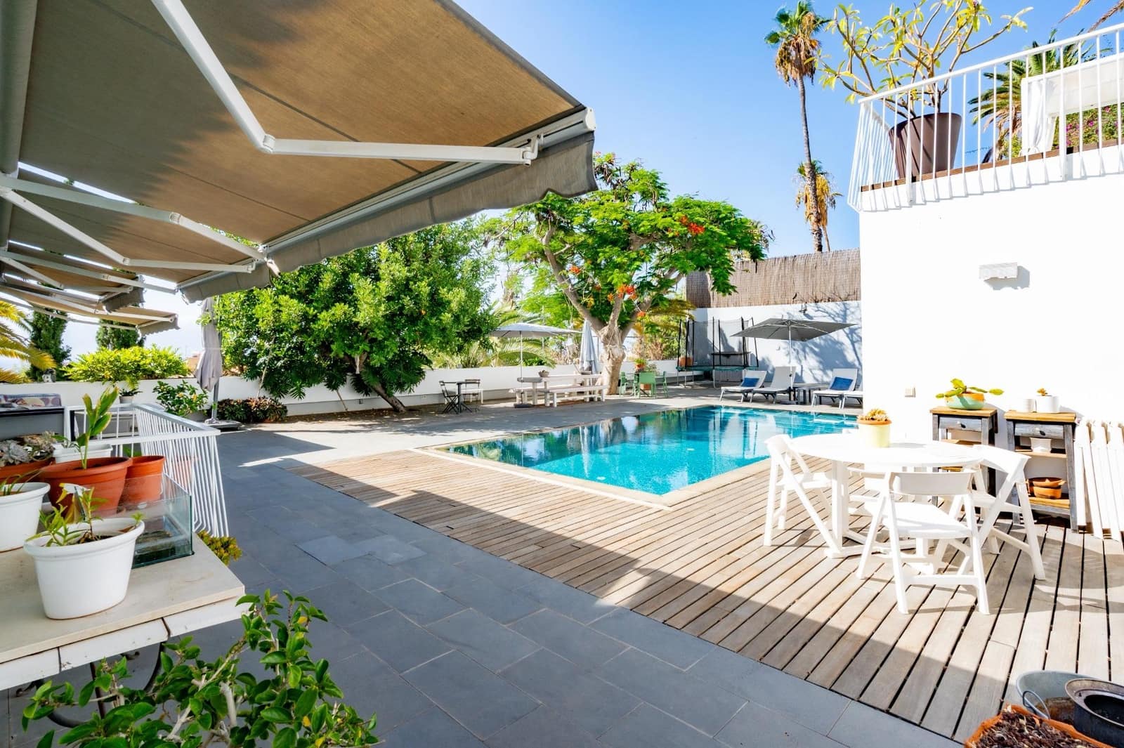 Chalet de 7 habitaciones en Santa Cruz de Tenerife en venta con piscina garaje - 2.150.000 € (Ref: 10011543)