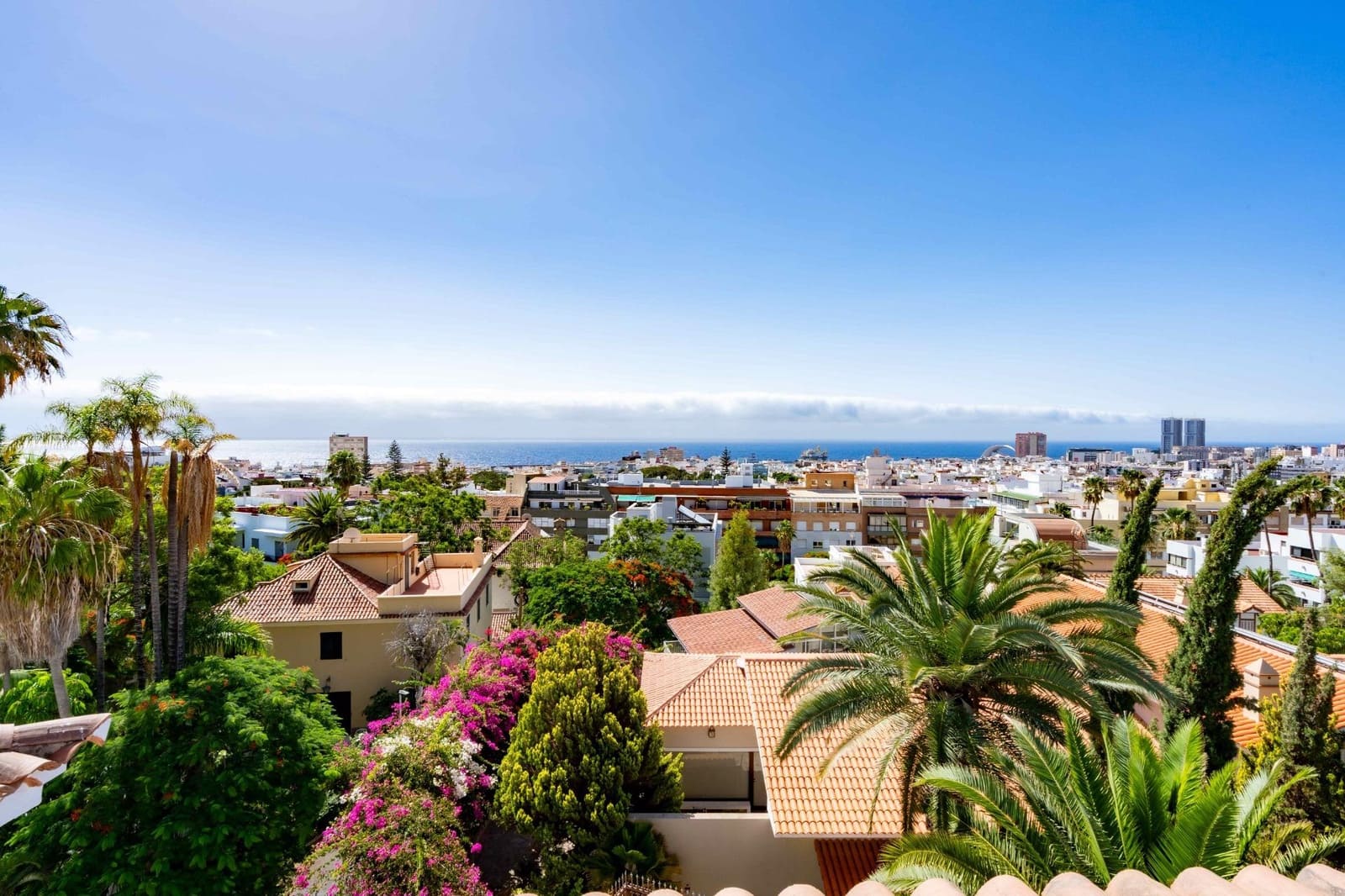 Chalet de 7 habitaciones en Santa Cruz de Tenerife en venta con piscina garaje - 2.150.000 € (Ref: 10011543)