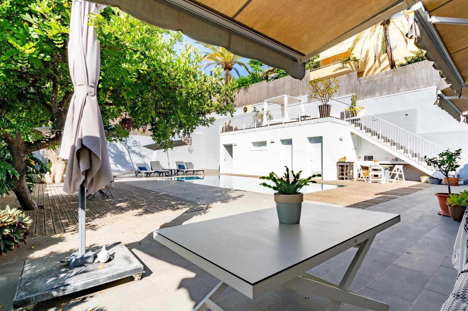 Chalet de 7 habitaciones en Santa Cruz de Tenerife en venta con piscina garaje - 2.150.000 € (Ref: 10011543)