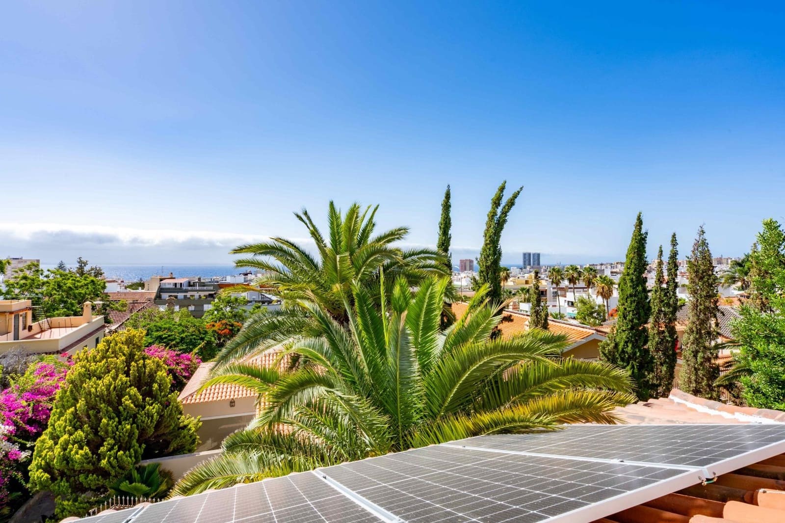 Chalet de 7 habitaciones en Santa Cruz de Tenerife en venta con piscina garaje - 2.150.000 € (Ref: 10011543)