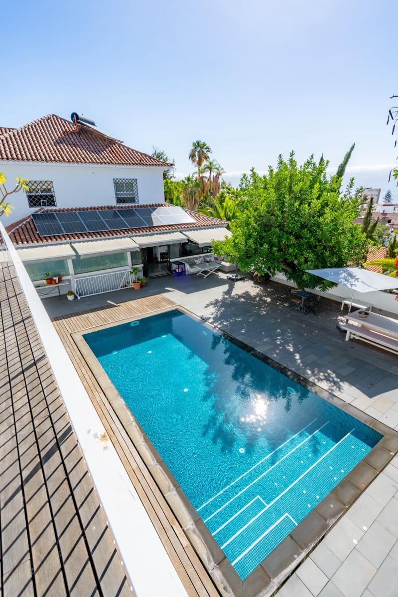 7 soveværelse Villa til salg i Santa Cruz de Tenerife med swimmingpool garage - € 2.150.000 (Ref: 10011543)