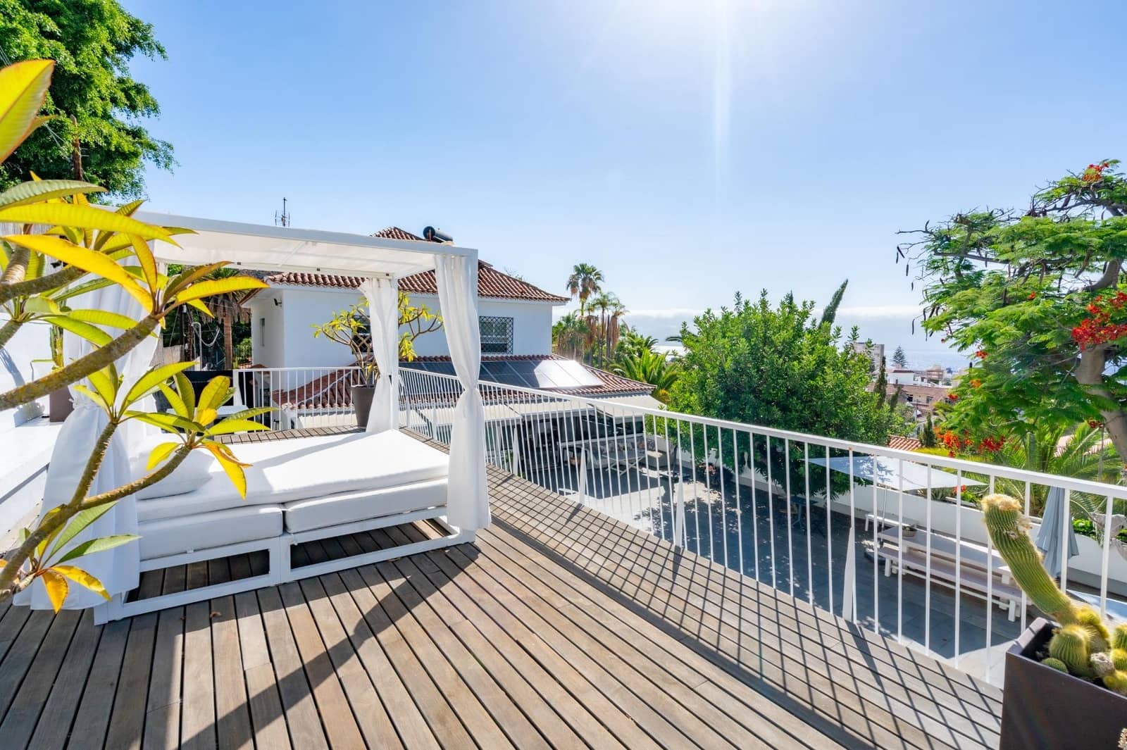 7 soveværelse Villa til salg i Santa Cruz de Tenerife med swimmingpool garage - € 2.150.000 (Ref: 10011543)