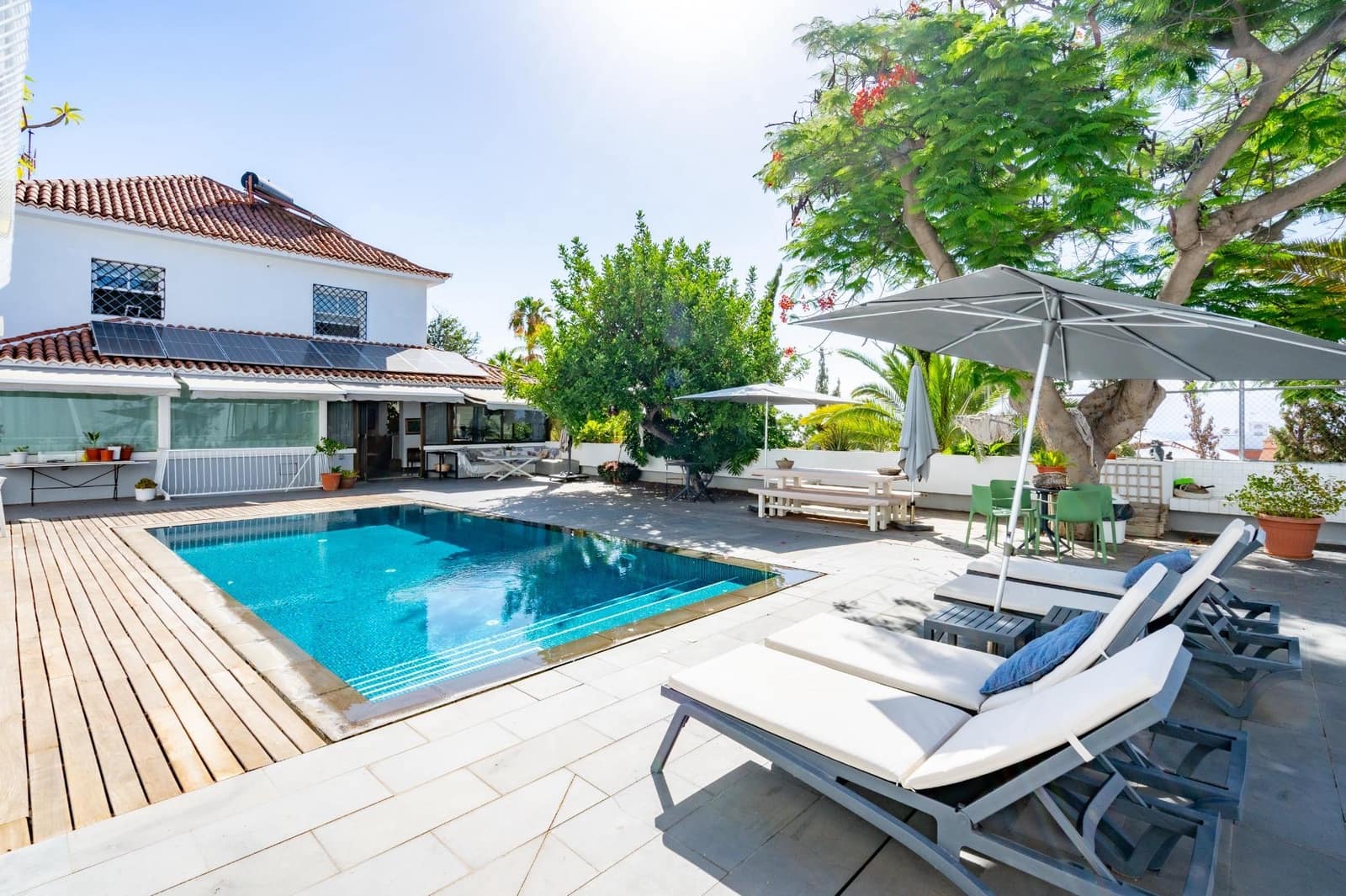 7 soveværelse Villa til salg i Santa Cruz de Tenerife med swimmingpool garage - € 2.150.000 (Ref: 10011543)