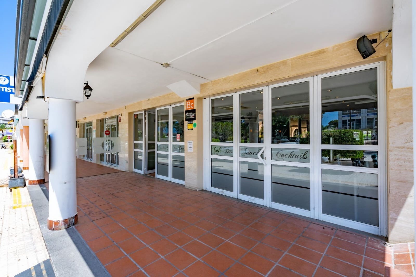 Local Commercial à louer à Playa de las Americas - 2 500 € (Ref: 10035472)
