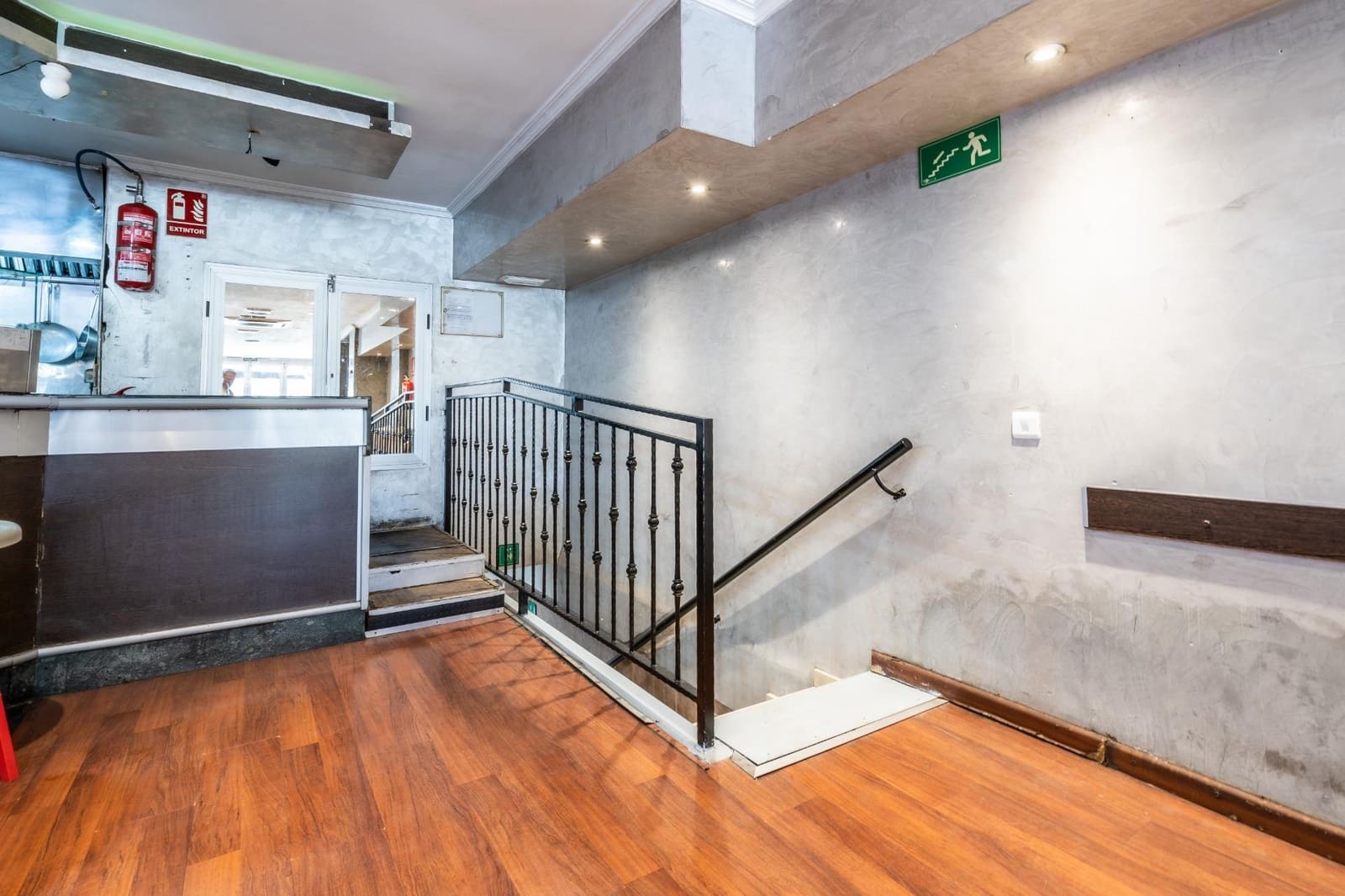 Local Commercial à louer à Playa de las Americas - 2 500 € (Ref: 10035472)