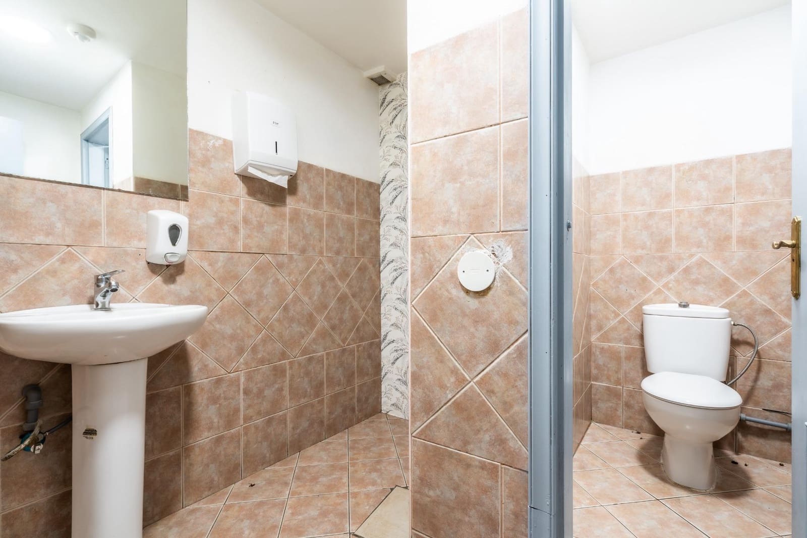 Local Commercial à louer à Playa de las Americas - 2 500 € (Ref: 10035472)