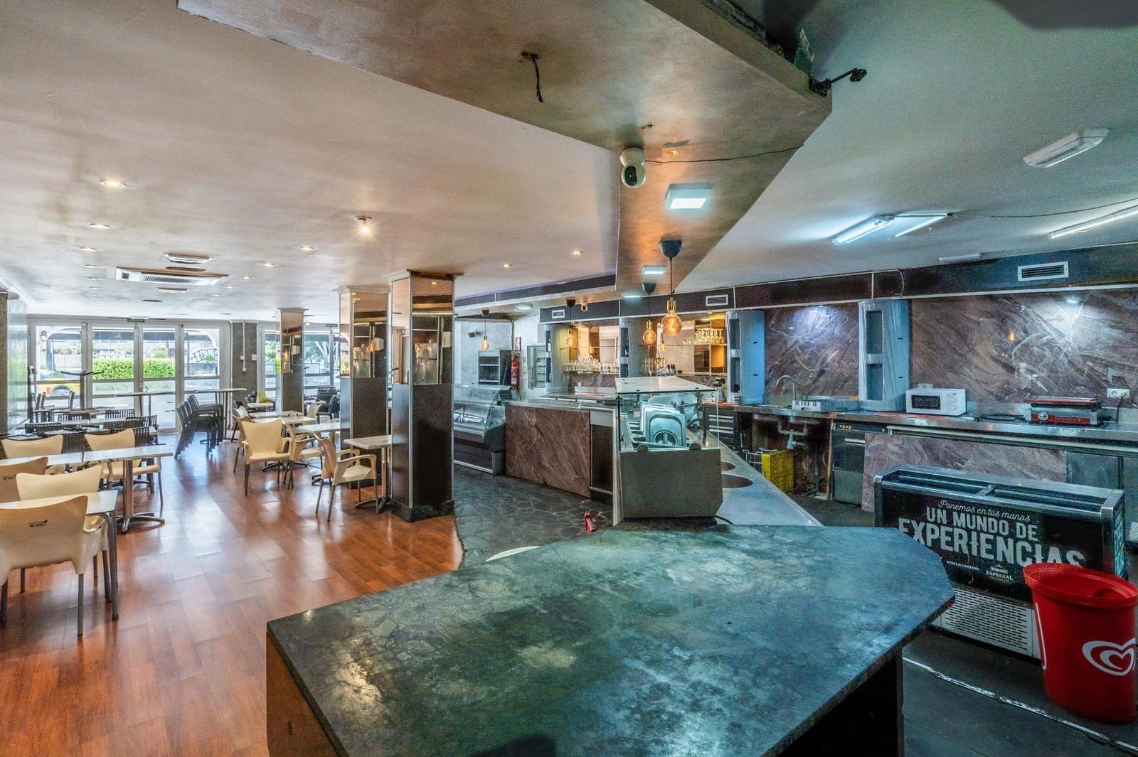 Local Commercial à louer à Playa de las Americas - 2 500 € (Ref: 10035472)