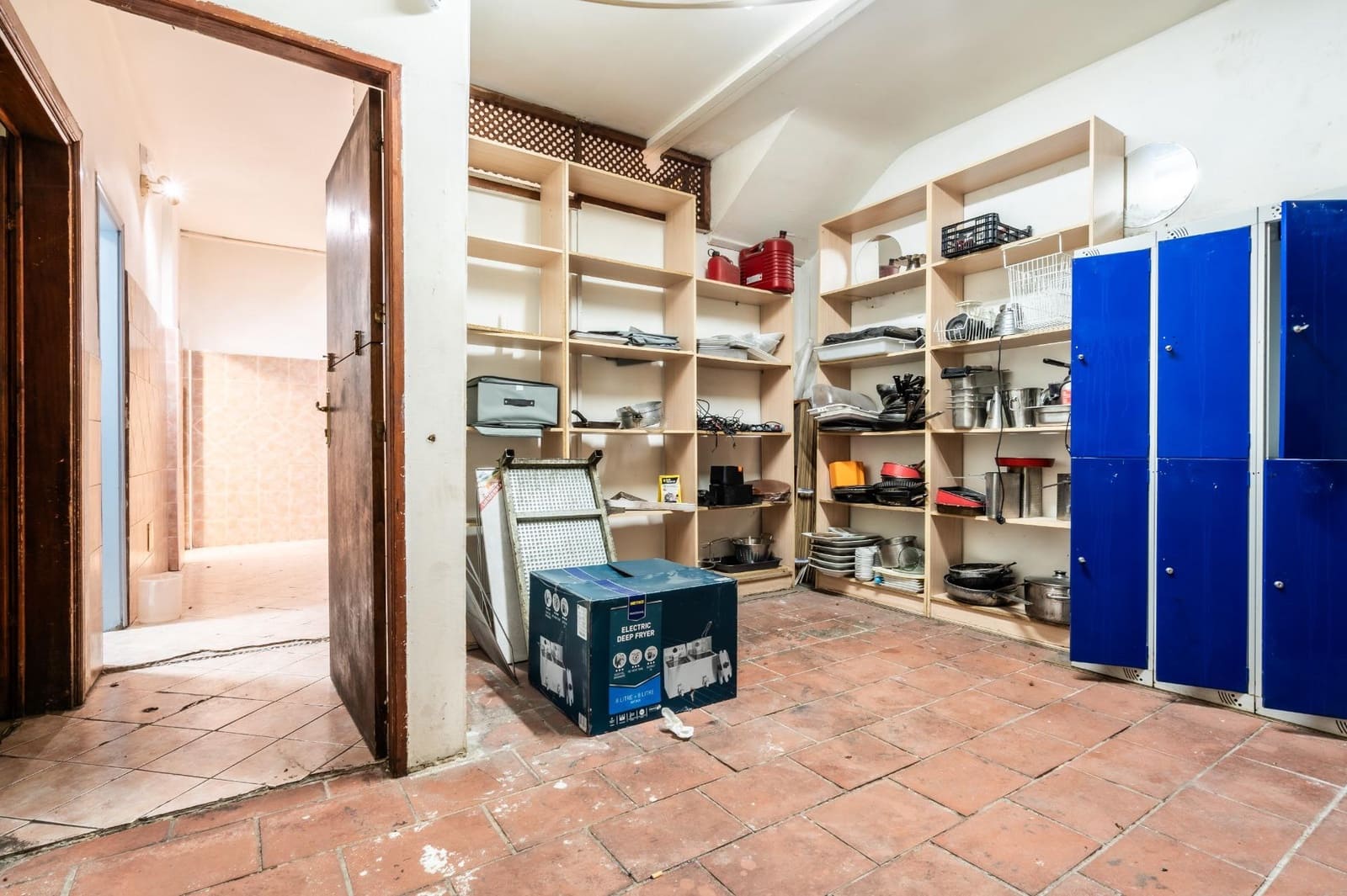 Local Commercial à louer à Playa de las Americas - 2 500 € (Ref: 10035472)