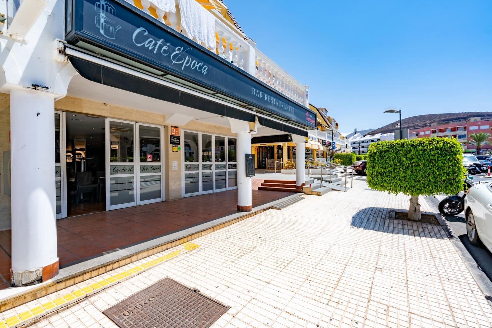 Local Commercial à louer à Playa de las Americas - 2 500 € (Ref: 10035472)