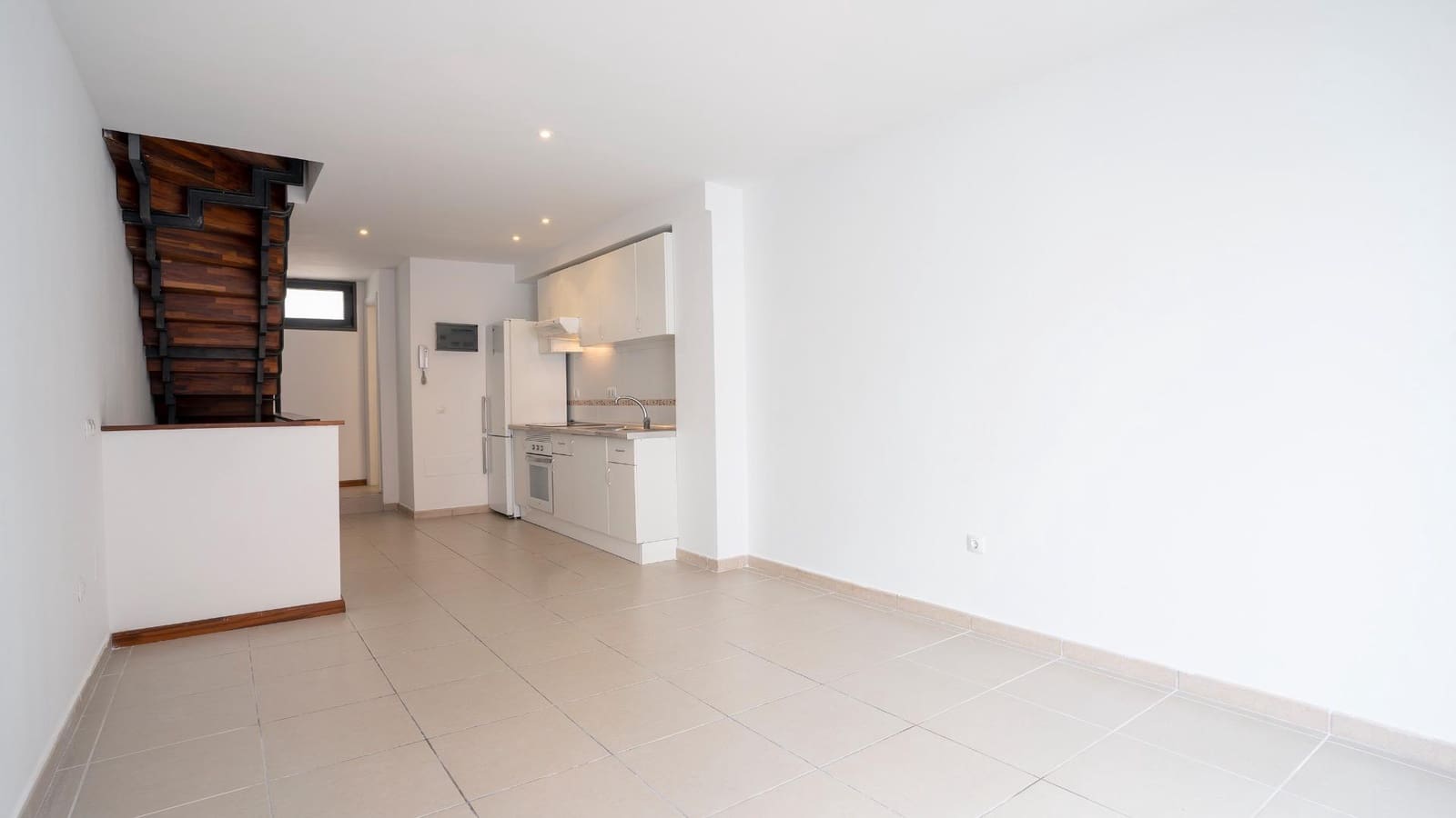 2 Zimmer Reihenhaus zu vermieten in Santa Cruz de Tenerife mit Garage - 1.100 € (Ref: 10041236)